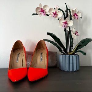 MANOLO BLAHNIK NEON ORANGE HEELS